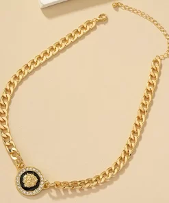 Alternative view of Ένα Μοντέρνο Κολιέ με Κεφάλι Λιονταριού, GOLD