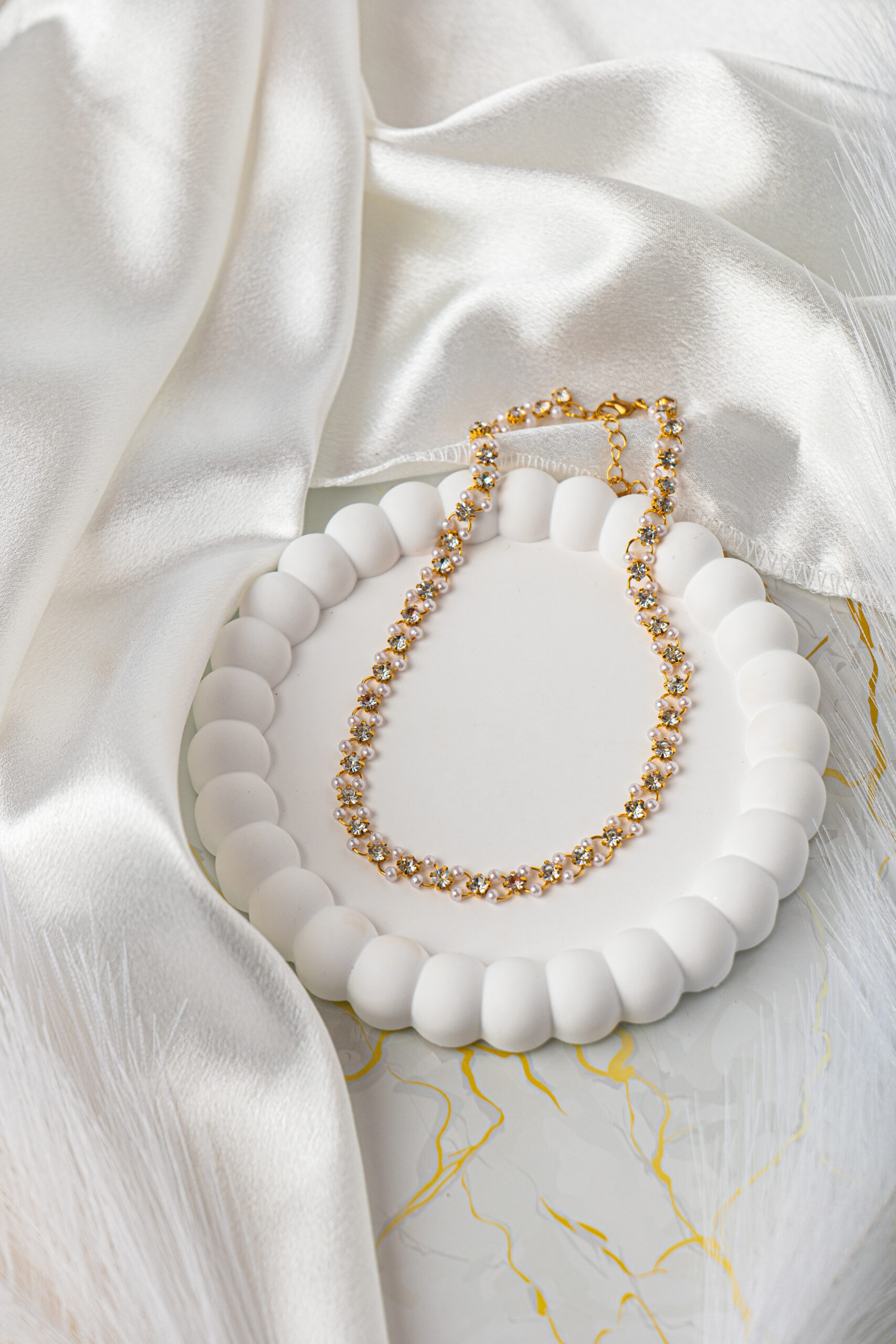 Alena Choker - Image 2