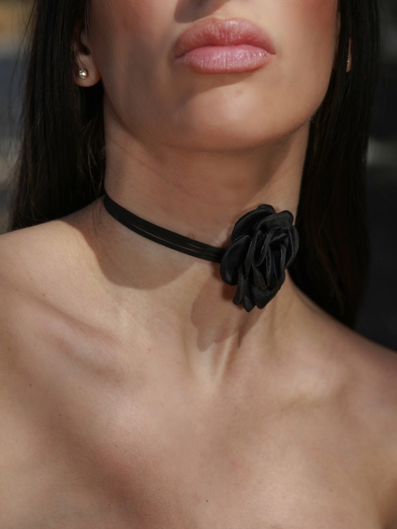 Black Rose Choker