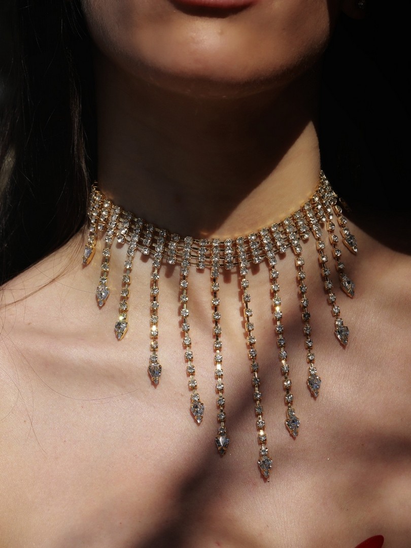 Iris Choker
