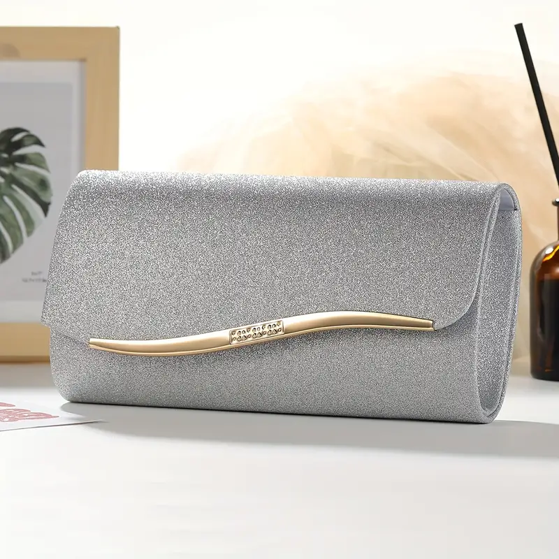Ασημί βραδινή τσάντα clutch με καπάκι - Image 3