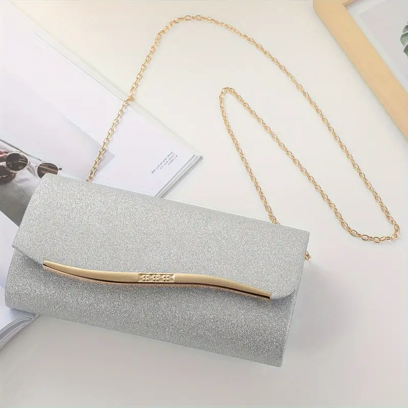 Ασημί βραδινή τσάντα clutch με καπάκι - Image 4